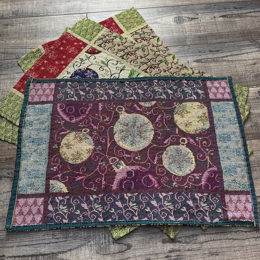 Set‎ of 4 Christmas Ball Ornaments Tapestry Placemats - Picture 3 of 5
